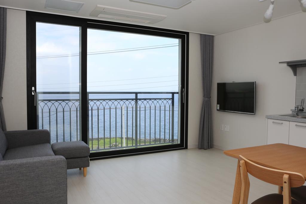 Plumeria Pension Jeju Exterior photo