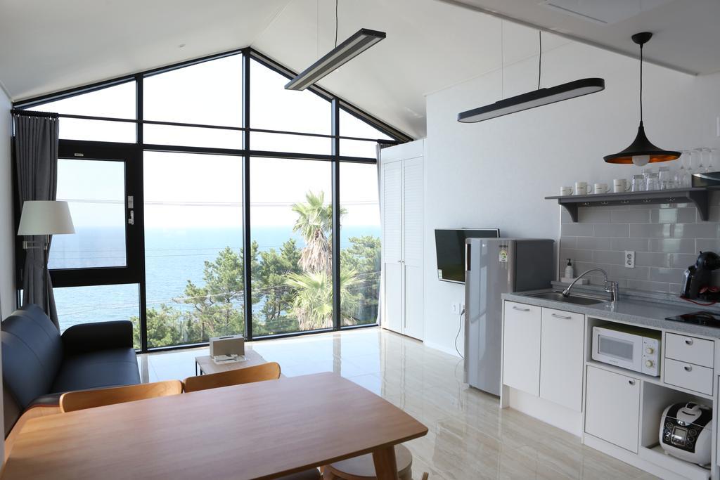 Plumeria Pension Jeju Exterior photo